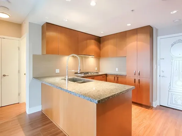 3008 Glen Dr #D145, Coquitlam, BC V3B 0J5