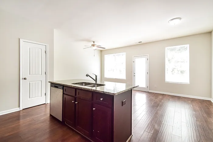 3253 Pennington Dr — Photo 7