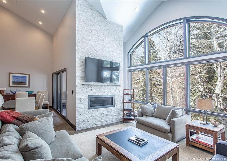1st image of 1153 Stonebridge Cir #1153
