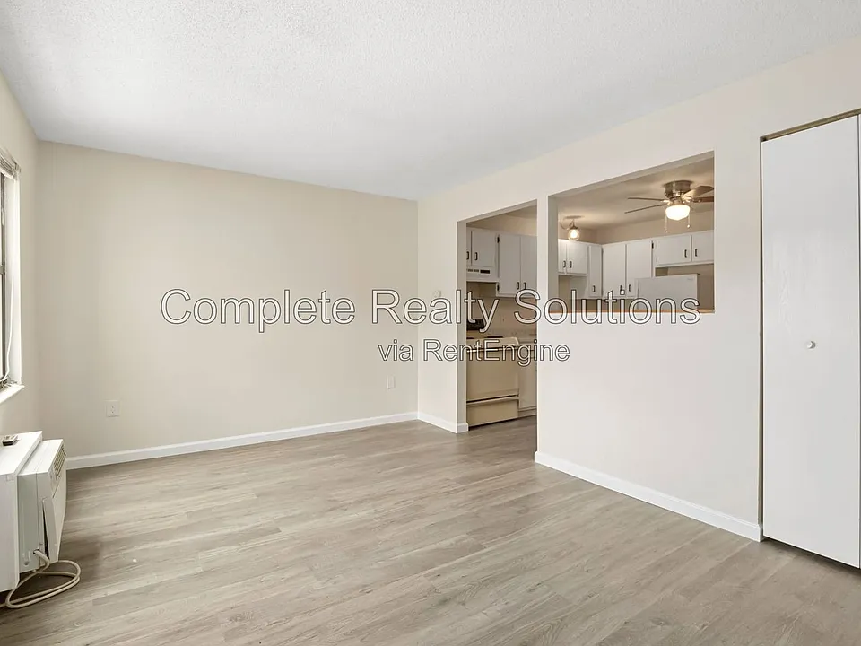 790 Country Aire Ct #206