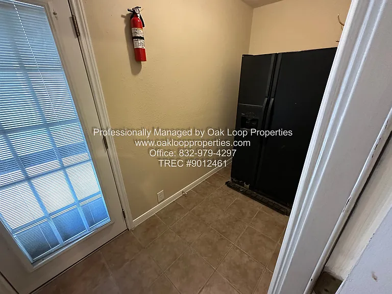 9306 Bollingbrook Dr — Photo 17