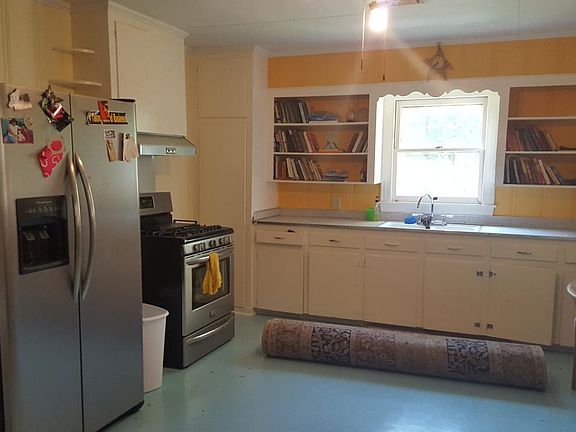 5th image of 180 Louisa Blvd