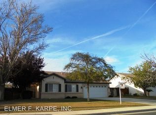 10108 Thistledown Ln, Bakersfield, CA 93312