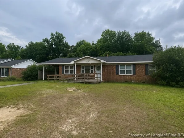 1326 Chilton Dr, Fayetteville, NC 28314
