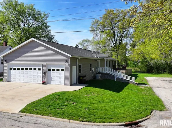 713 W Park St, Morrison, IL 61270