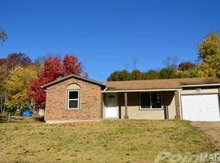 1935 Waybridge Ln, Fenton, MO 63026