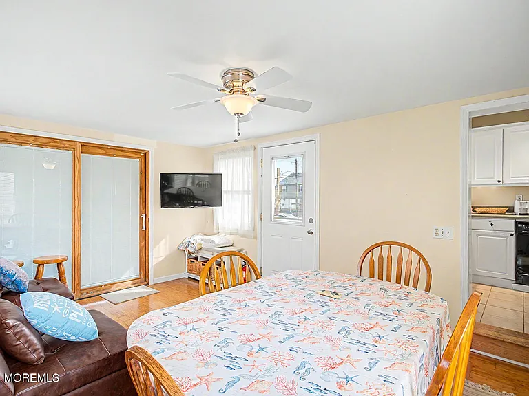1022 S Green St — Photo 14