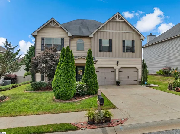 807 E Holloway Dr, Woodruff, SC 29388