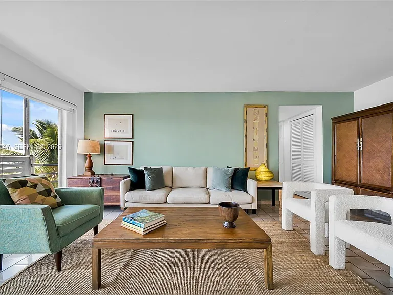 555 Crandon Blvd #53 — Photo 1