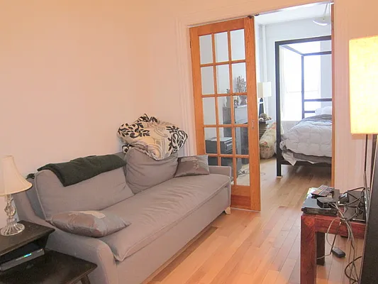 Rented by Chartwell Manhattan Realty | media 15