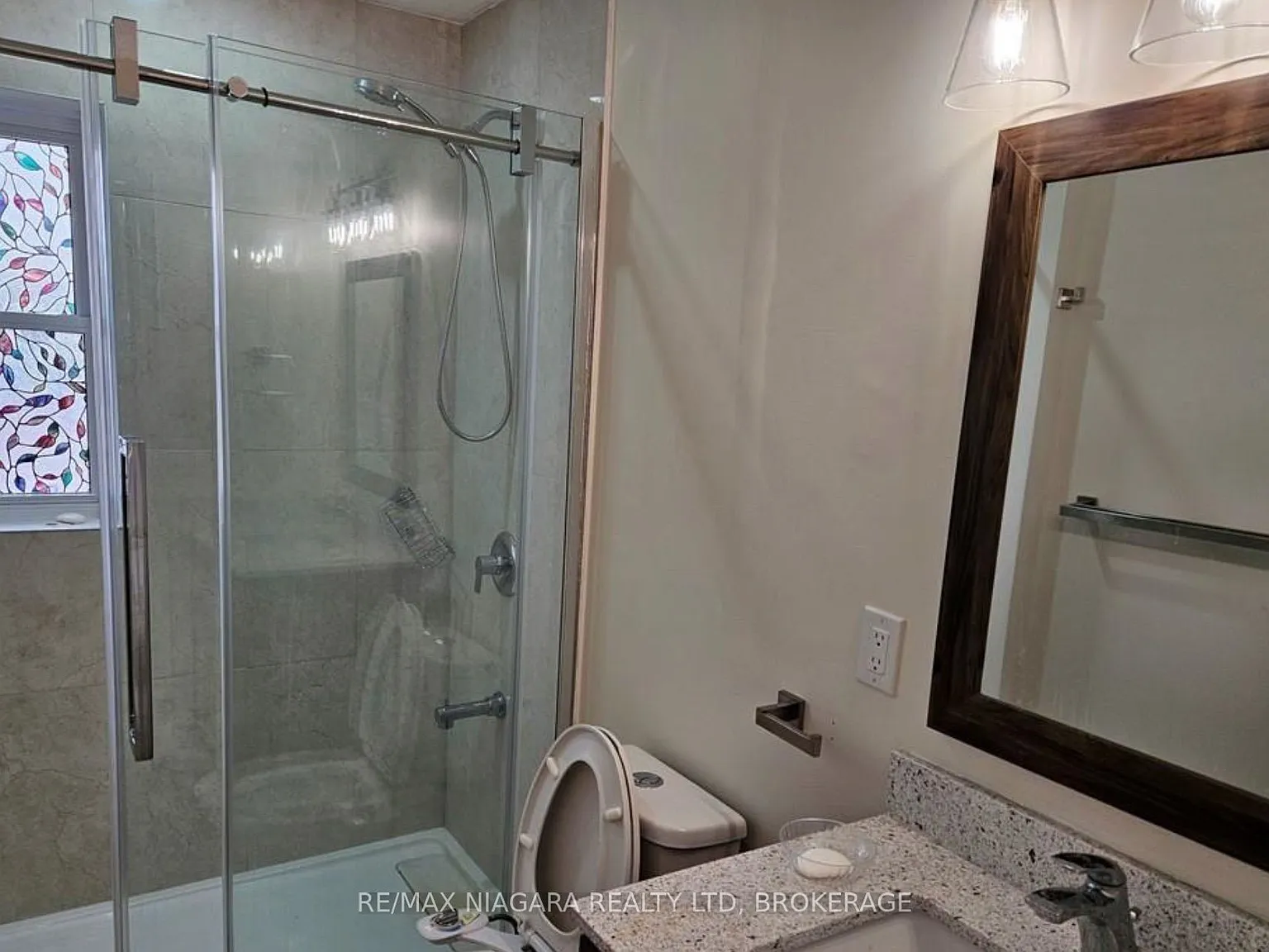 4 bed, $2,500 — Photo 2