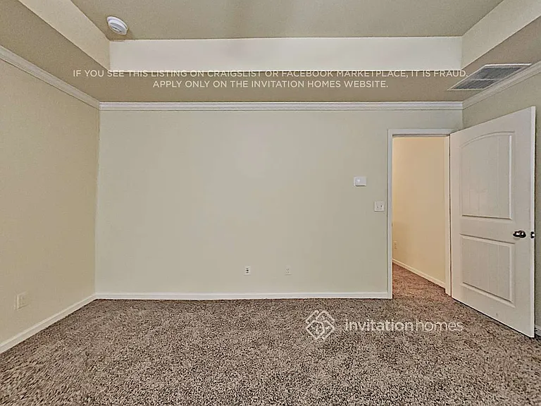 906 Grenier Ter — Photo 10