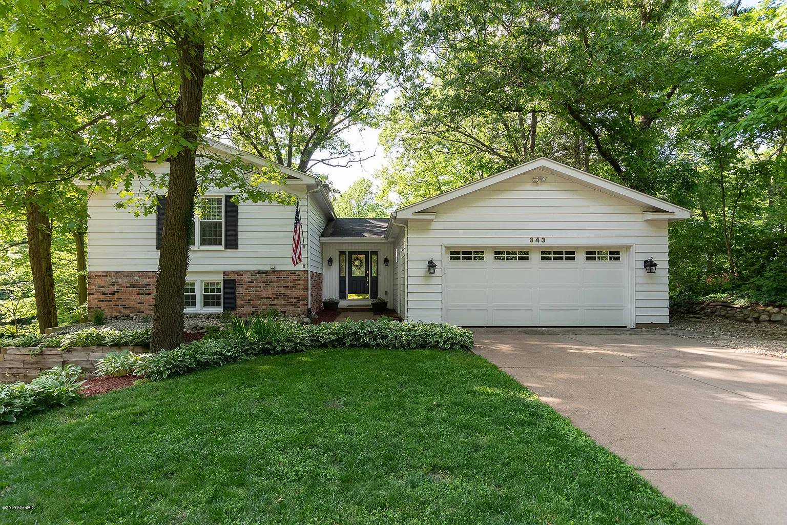 343 Horseshoe Ct photo 1