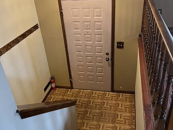 3rd image of 409 NW Arlan Dr
