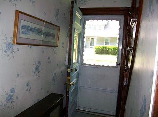 5th image of 25 Holmes St