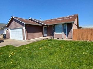 985 W D St, Lebanon, OR 97355