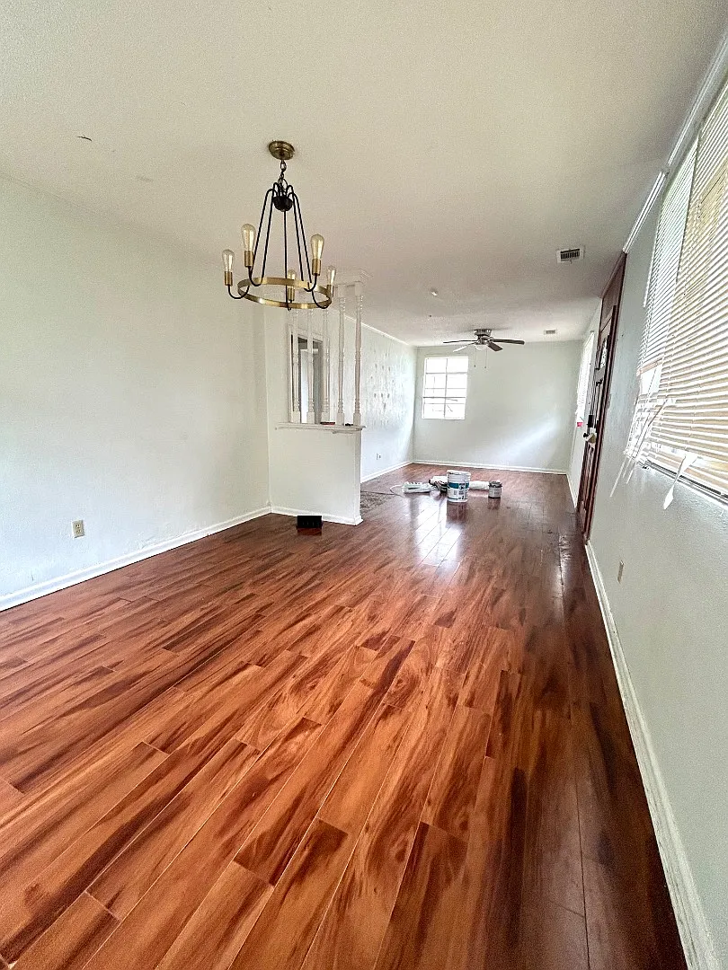903 Googe St — Photo 3