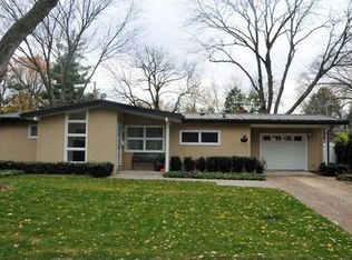 850 W Wison Ave, Naperville, IL 60540