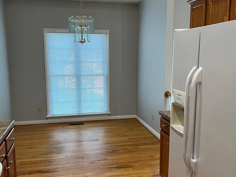 155 Chelsea Cir — Photo 9