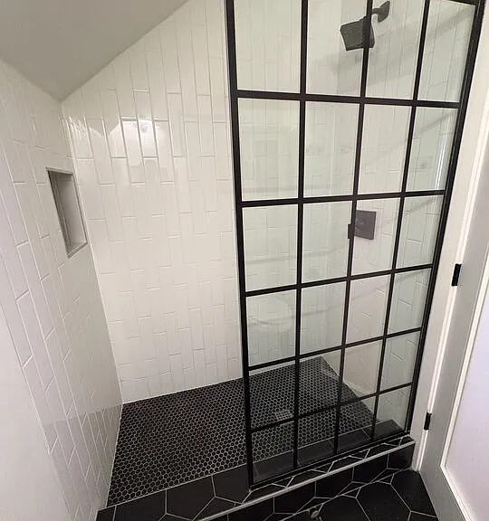 6350 Willoughby Ave #9 — Photo 8