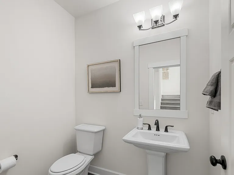 1382 Chelsea Walk NE — Photo 28