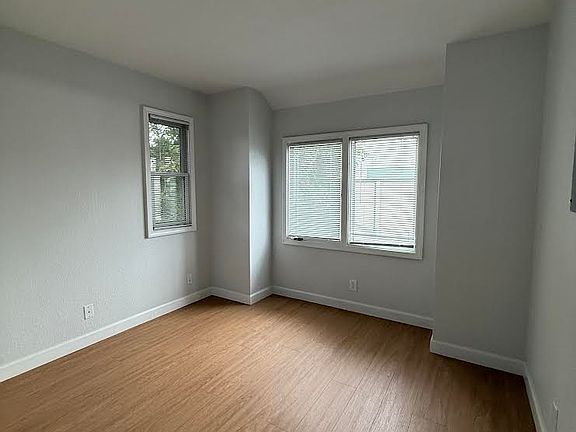 4th image of 2714 Q St #4