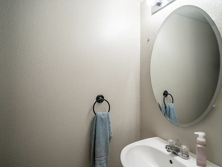 857 Regent Ct — Photo 10