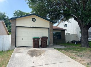9998 Misty Plain Dr, San Antonio, TX 78245