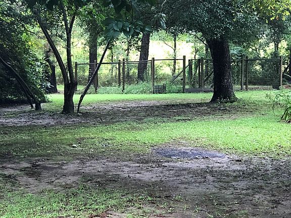 5th image of 32 N Fork Dr