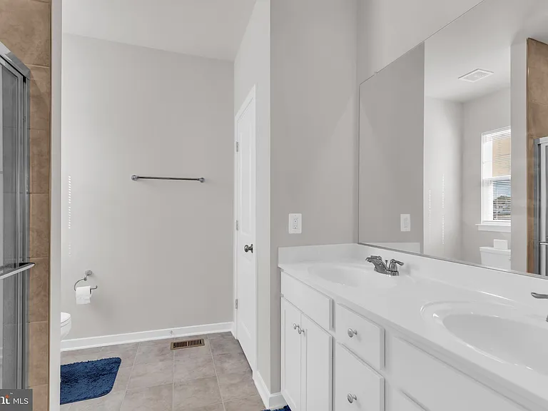 131 Thornton Way — Photo 22