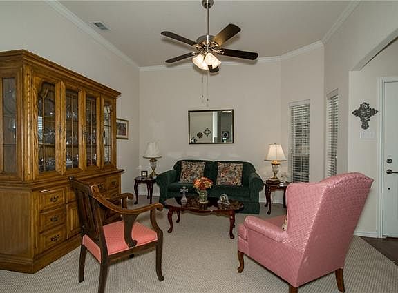 4th image of 1720 Grey Willow Ln