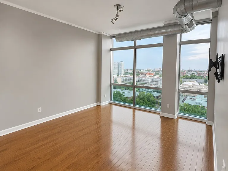 1819 S Michigan Ave #1002 — Photo 8
