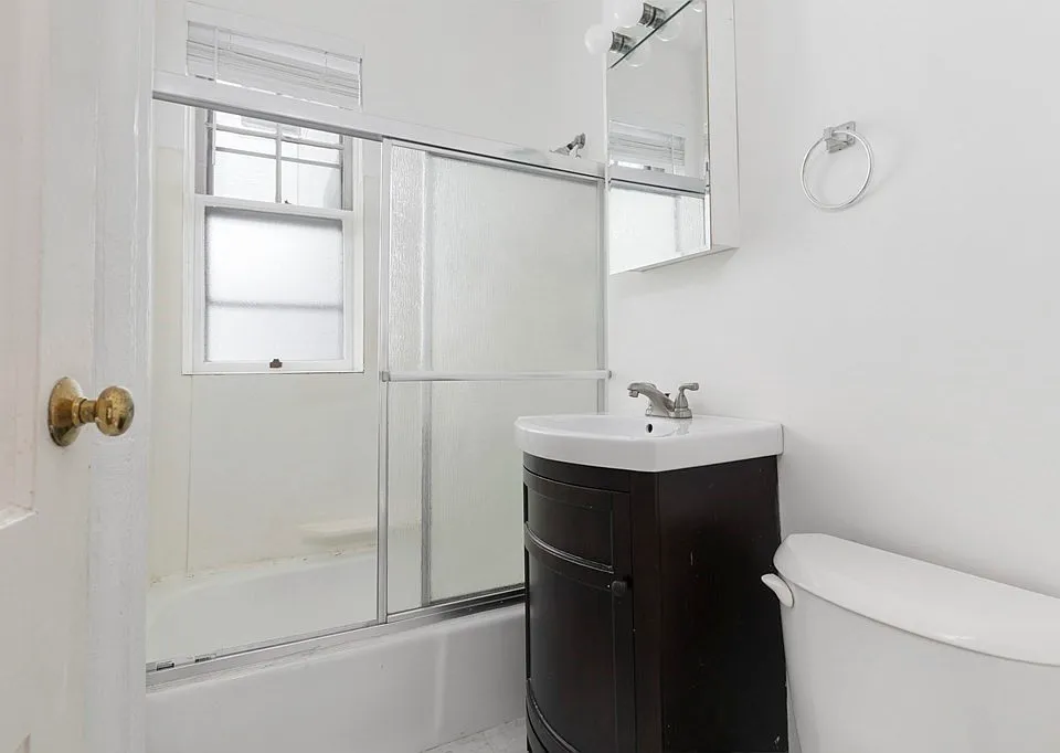 153 Strathmore Rd #5