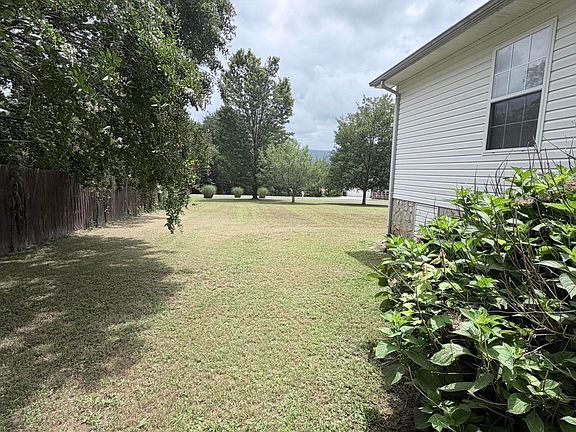 5th image of 265 Lester Cir