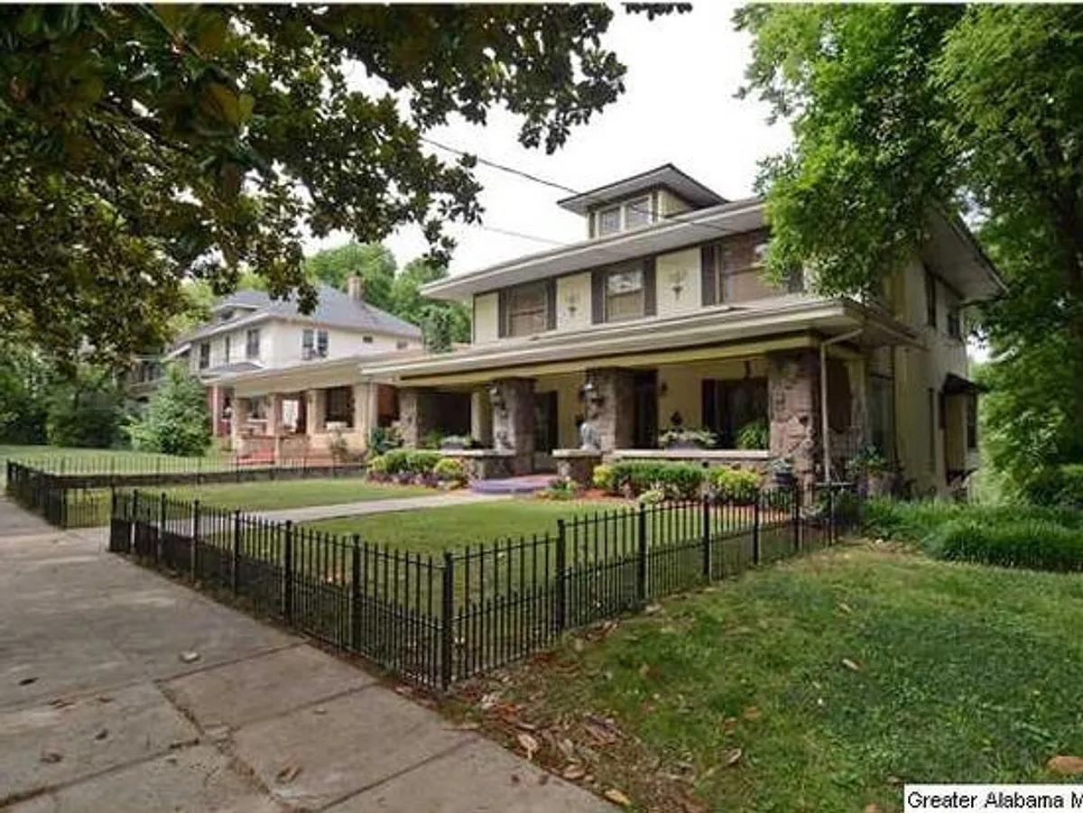 Building Photo - 1127 30th St S