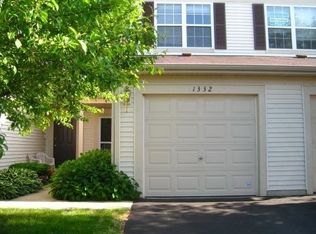 1332 Brookdale Dr, Carpentersville, IL 60110