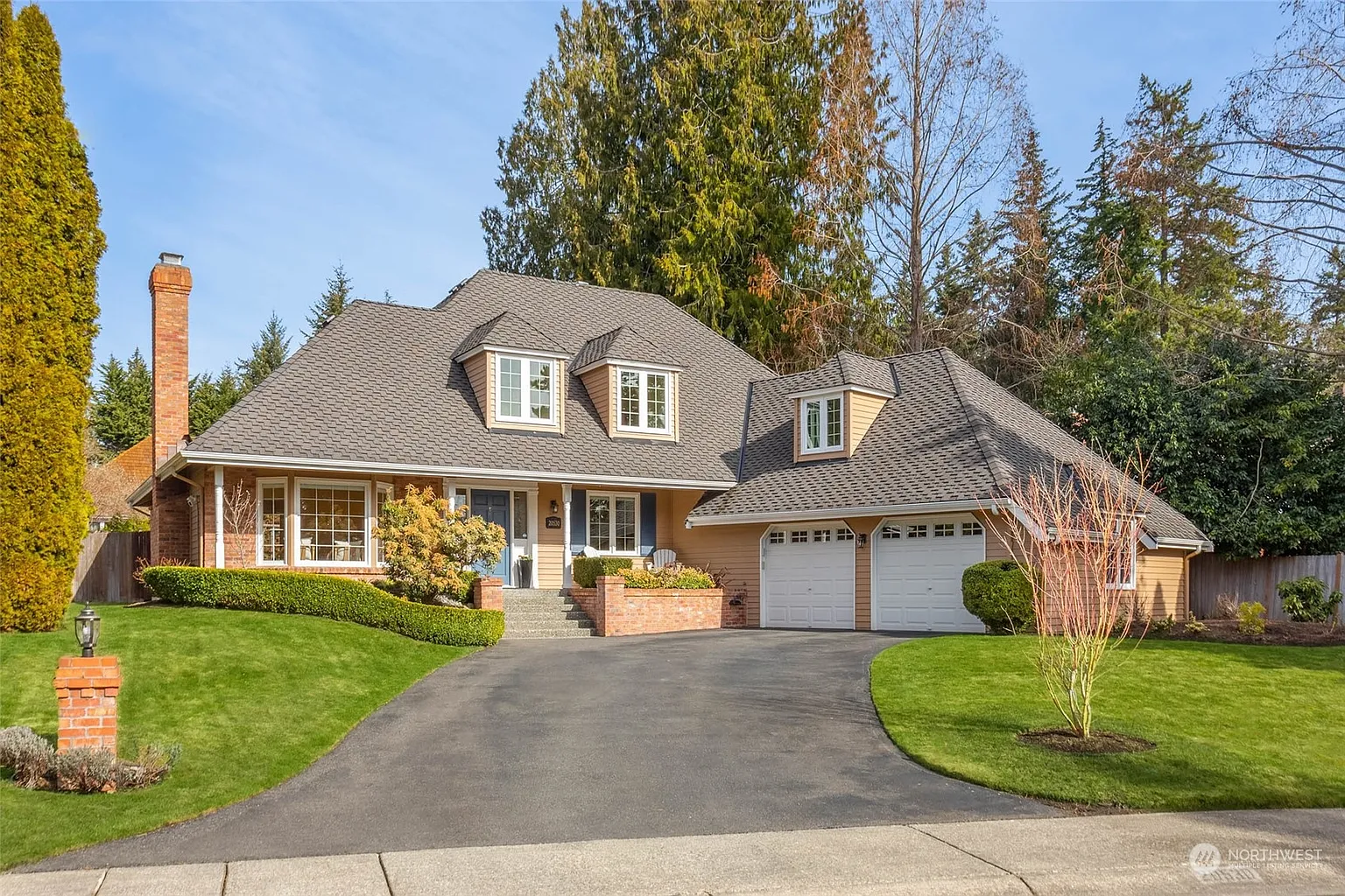 20530 NE 34th Place photo 1