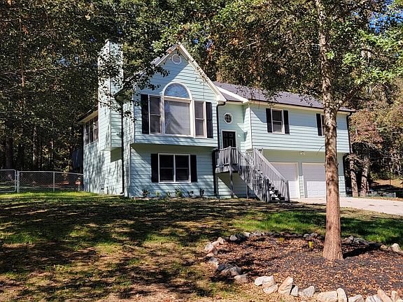 2nd image of 399 Garretts Dr