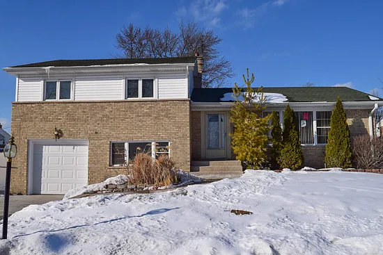 261 Silver Ln photo 1