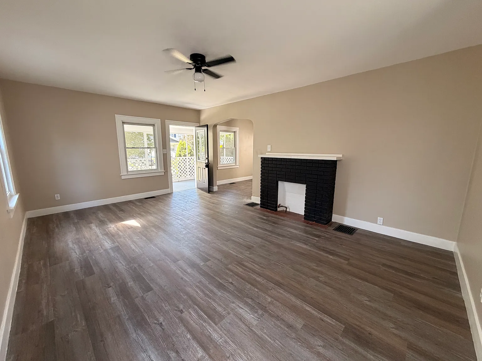 3 bed, 1256 sqft, $1,400 — Photo 4