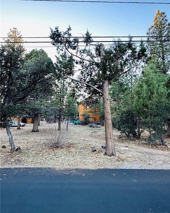 1st image of 560 Highland Ln