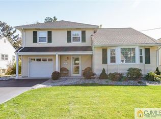 12 Von Steuben Ln, South Bound Brook, NJ 08880