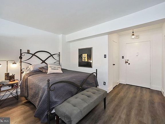 3rd image of 4201 Cathedral Ave NW #E-218