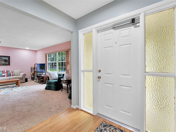 5th image of 627 Willowwood Ct