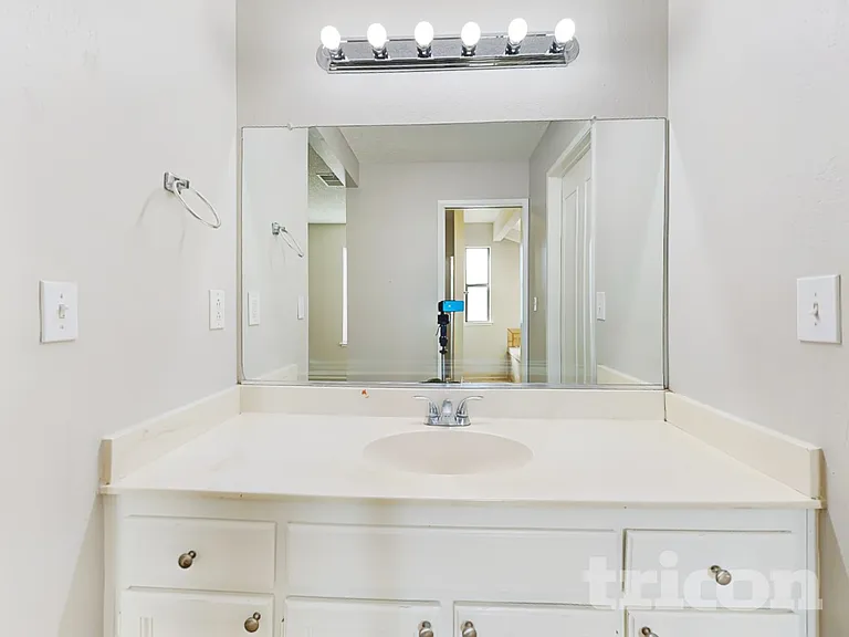 1344 Shaddick Dr — Photo 13