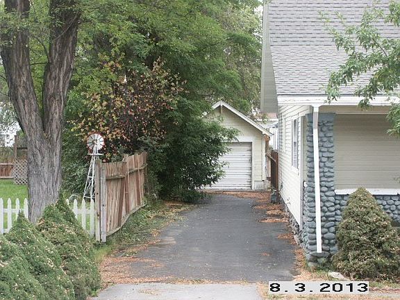 2nd image of 202 E 1st Ave