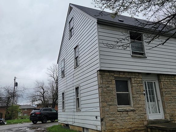 3rd image of 787 Whitethorne Ave #789