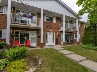 2406 Mountland Dr #201, Peterborough, ON K9K 2E1