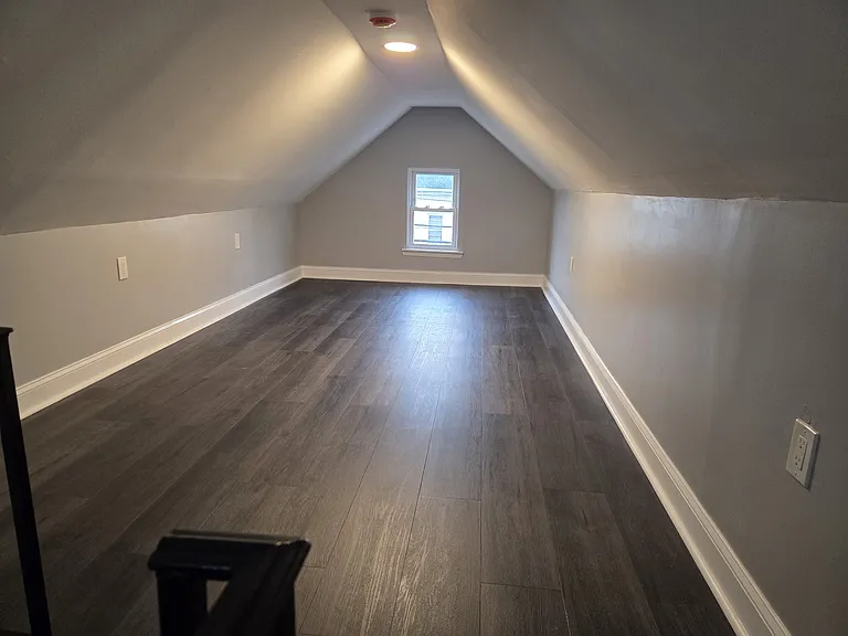 136 Fulton Ave — Photo 5