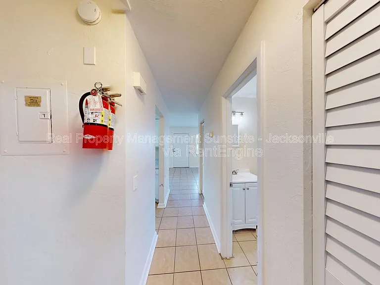 1010 Bronson St #12 — Photo 9